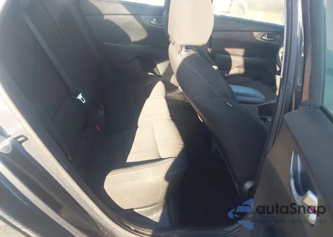 2021 Kia Forte Lxs z USA, uszkodzony, nr VIN 3KPF24AD3ME311643